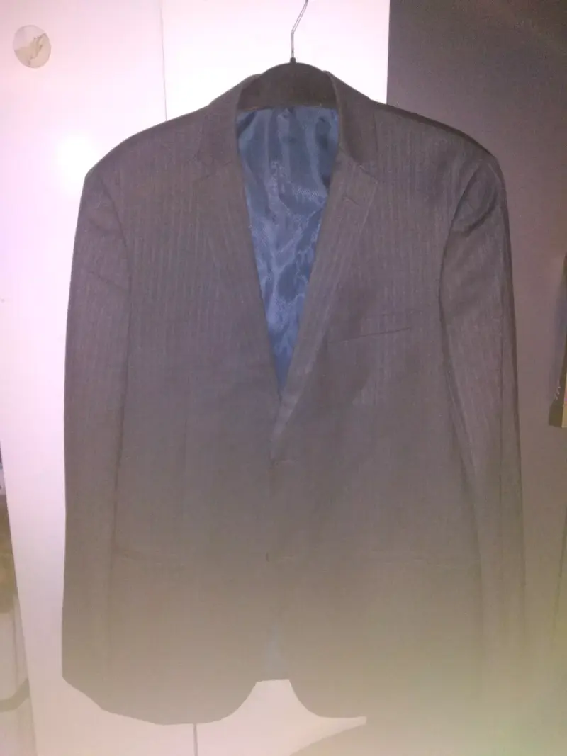 Blazer gris elegante para hombre - 4