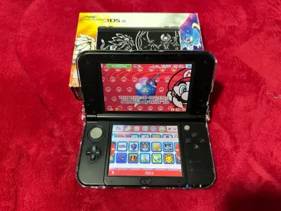New Nintendo 3DS XL Solgaleo Lunala Edición Negra - miniatura 2