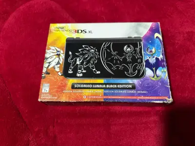 New Nintendo 3DS XL Solgaleo Lunala Edición Negra - miniatura 4