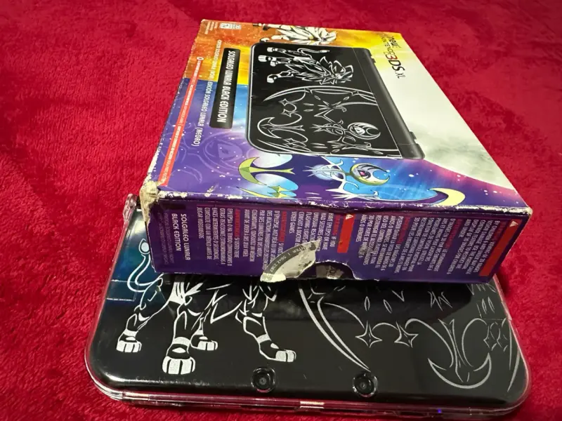 New Nintendo 3DS XL Solgaleo Lunala Edición Negra - 6