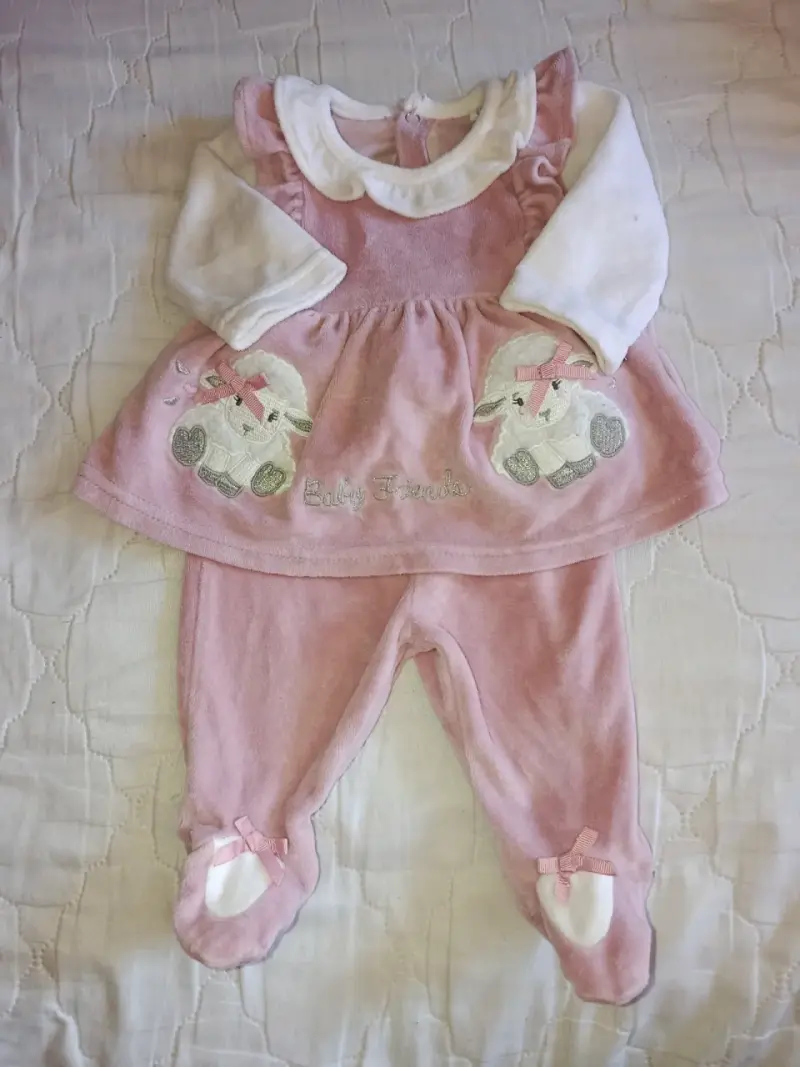 Enterito de bebé rosado con diseño de conejo - 11