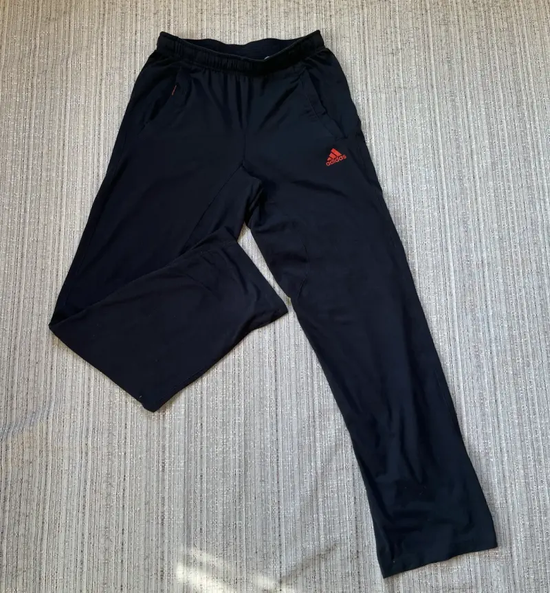 Pantalones deportivos Adidas negros - 1