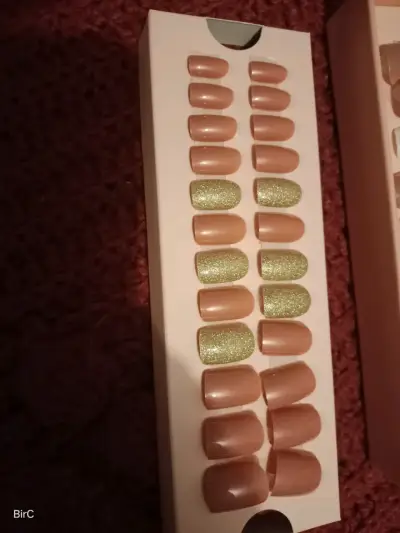 Set de uñas postizas en varios colores - miniatura 3