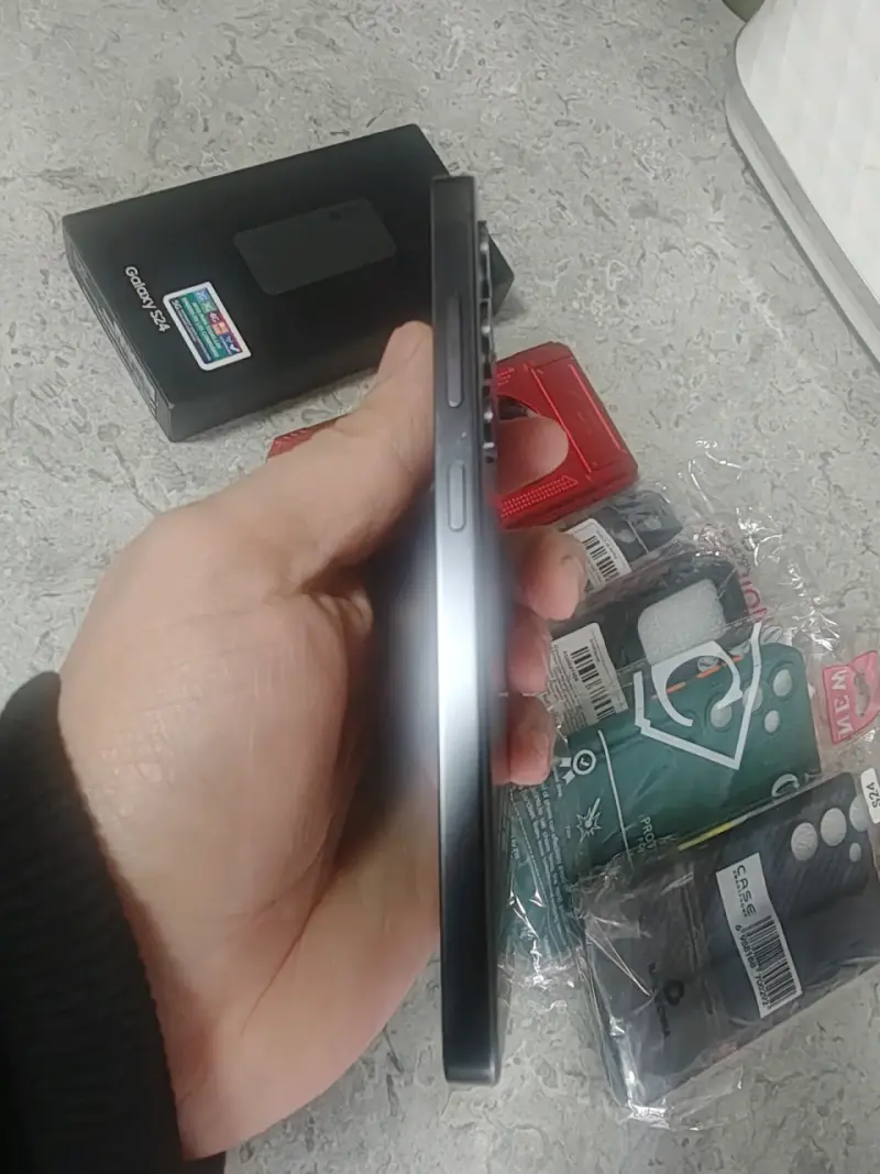s24 de 256gb + 5 carcasa hombre o mujer nuevas - 4