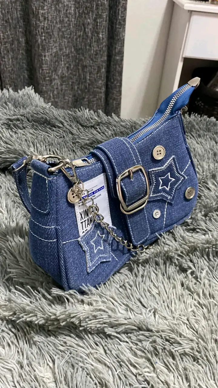 Cartera de mezclilla con diseño de estrellas - 1