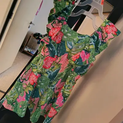 Vestido infantil y dama - miniatura 2