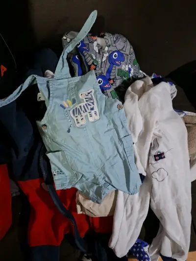 Lote de ropa infantil variada - miniatura 2