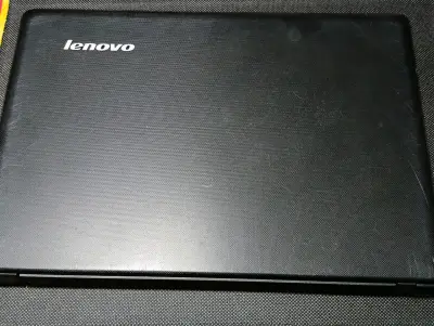 Laptop Lenovo Ideapad 100 - miniatura 3