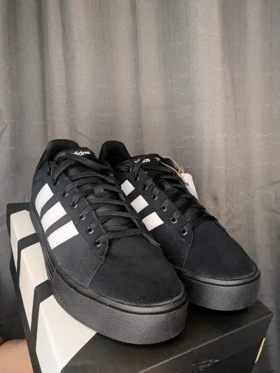 Zapatillas negras Adidas 43.5 - miniatura 1