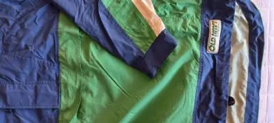 Cortaviento Old Navy azul y verde con capucha - miniatura 6