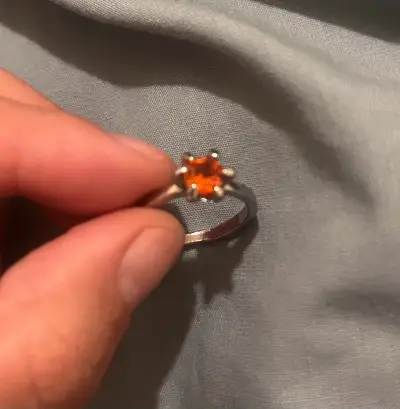 Anillo de acero con piedra naranja - miniatura 2