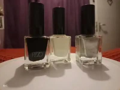 Set de esmaltes de uñas PETRIZZIO - miniatura 1
