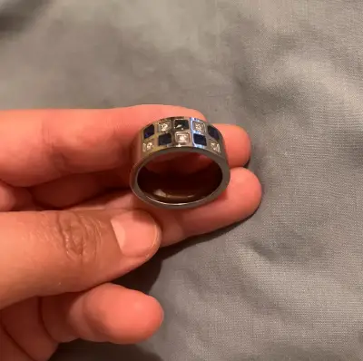 Anillo de acero con cristales azules y blancos - miniatura 5