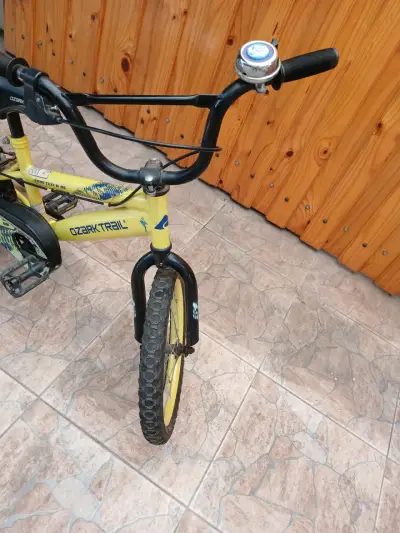 Bicicleta infantil Ozark Trail amarilla Aro 16 - miniatura 1