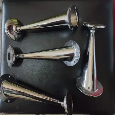SET DE 4 PATAS CROMADAS (QUINCALERIA) - miniatura 1