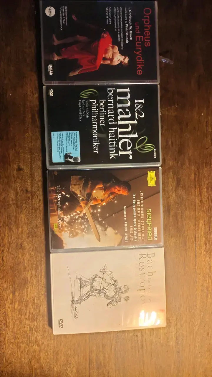 Colección de DVDs de ópera y música clásica
