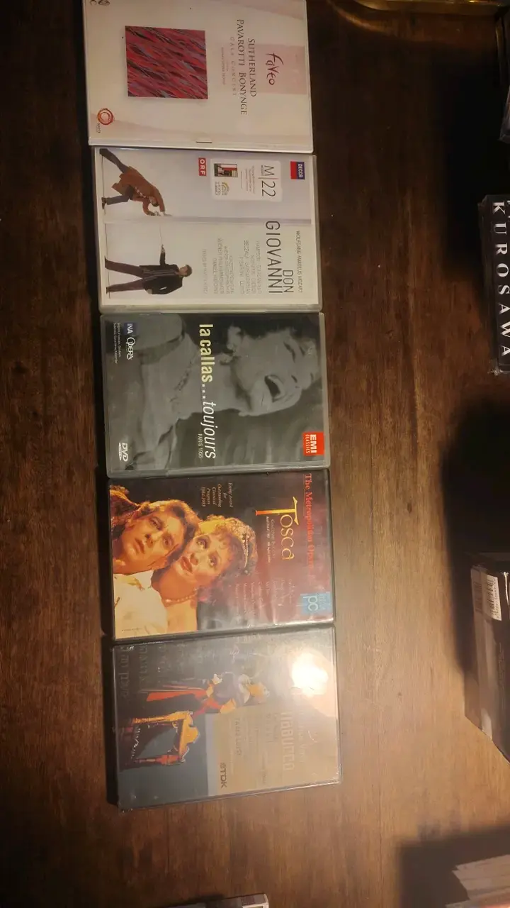 Colección de DVDs de ópera clásica