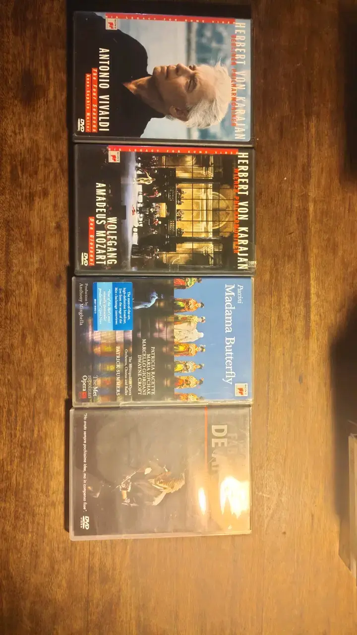 Colección de DVDs de ópera y música clásica