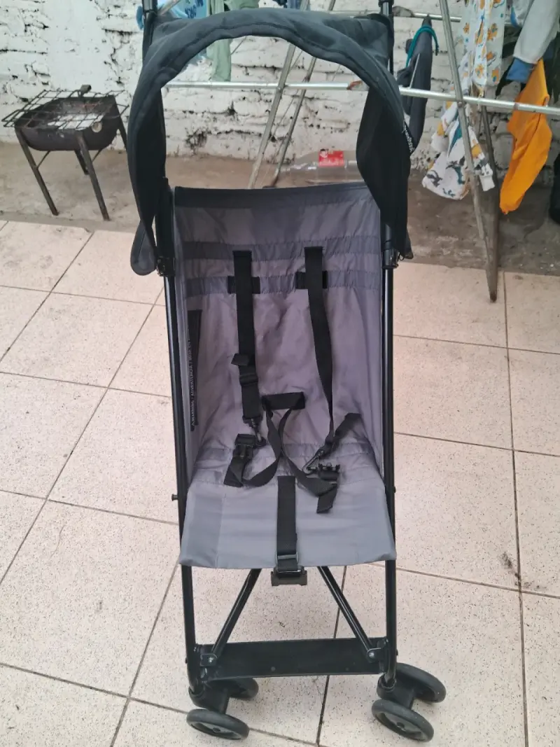 Silla mecedora para bebé gris y coche - 4