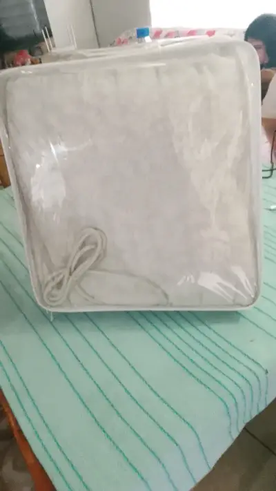 Calienta camas eléctrico con funda floral - miniatura 2