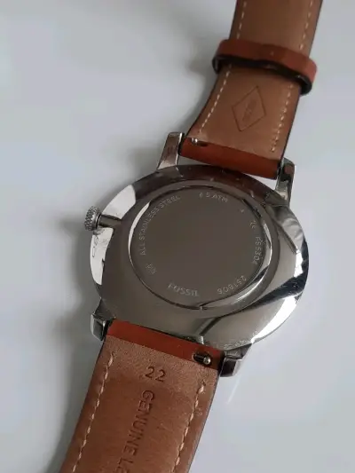 Reloj Fossil con correa de cuero marrón - miniatura 4