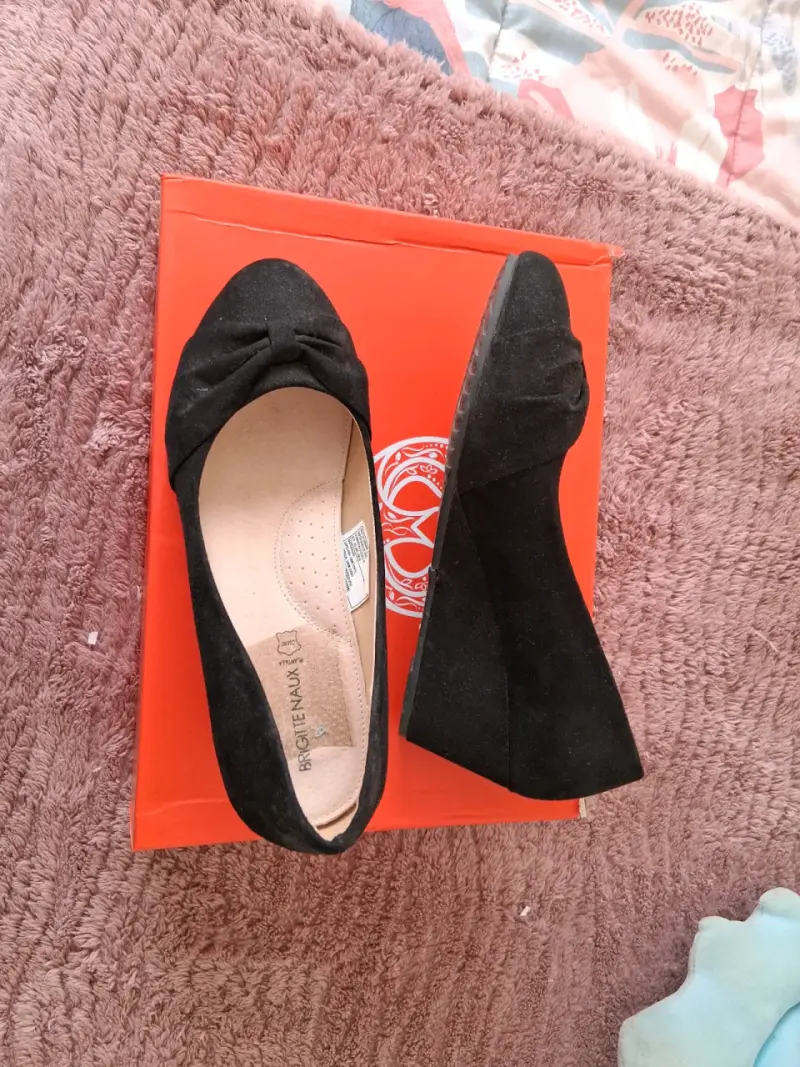 Botines negros de cuero con tacón alto - 3