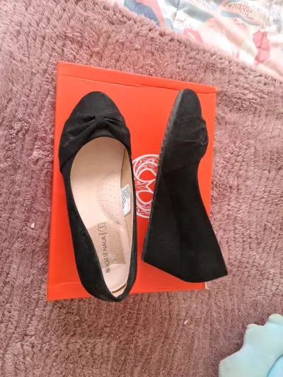 Botines negros de cuero con tacón alto - miniatura 3
