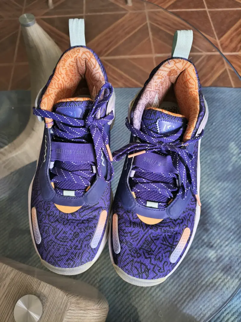 Zapatillas deportivas Nike moradas y naranjas - 5