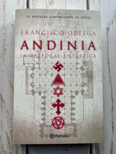Andinia La Catedral Antártica /  Francisco Ortega - miniatura 1