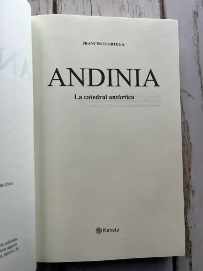 Andinia La Catedral Antártica /  Francisco Ortega - miniatura 4