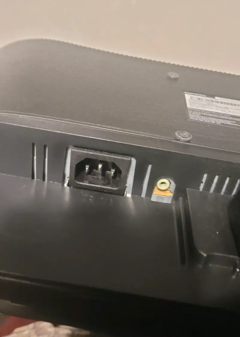 Monitor Compaq 18.5 pulgadas HD - 4