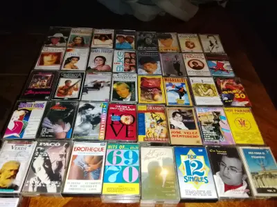 Lote de 40 cassettes originales - miniatura 1