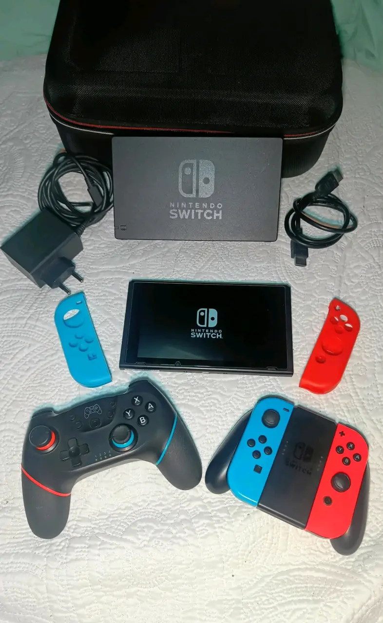 Consola Nintendo Switch con accesorios completos - 1