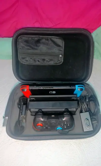 Consola Nintendo Switch con accesorios completos - miniatura 2