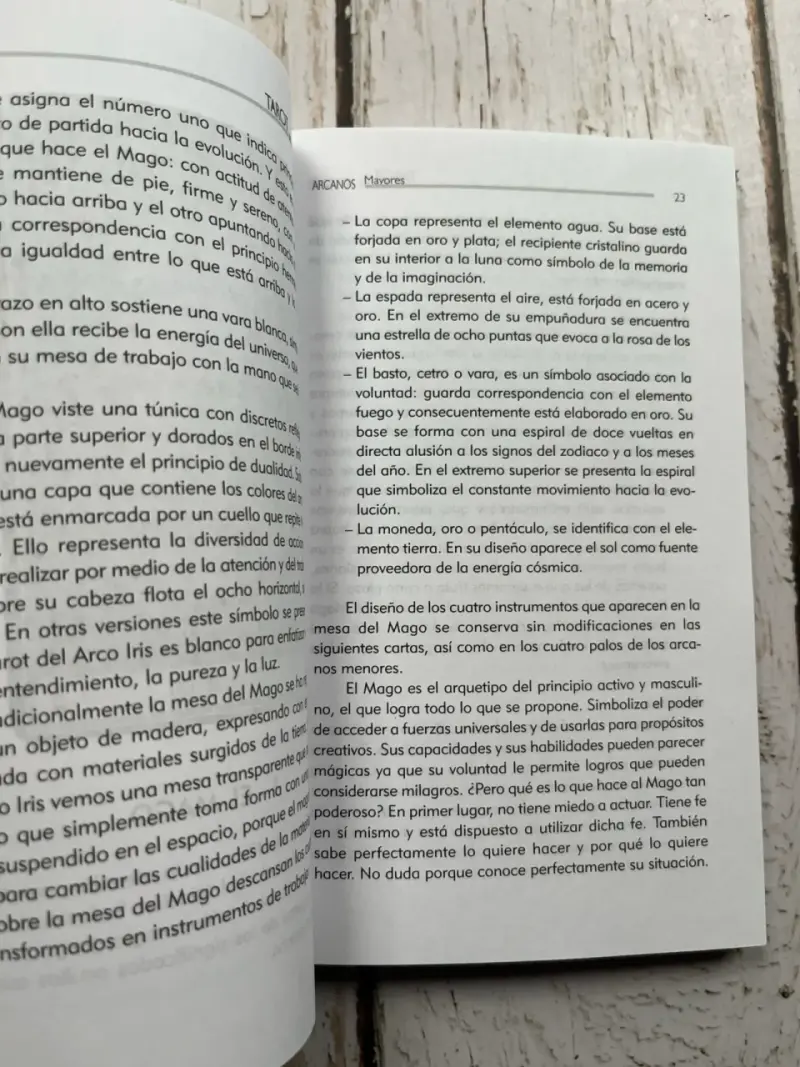 Tarot del Arco Iris de Elizabeth Martin - 6