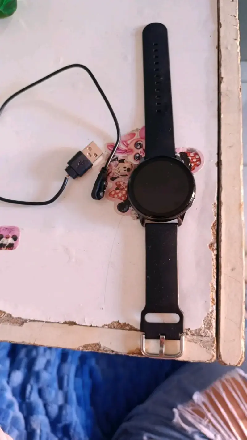 Reloj inteligente con correa negra - 5