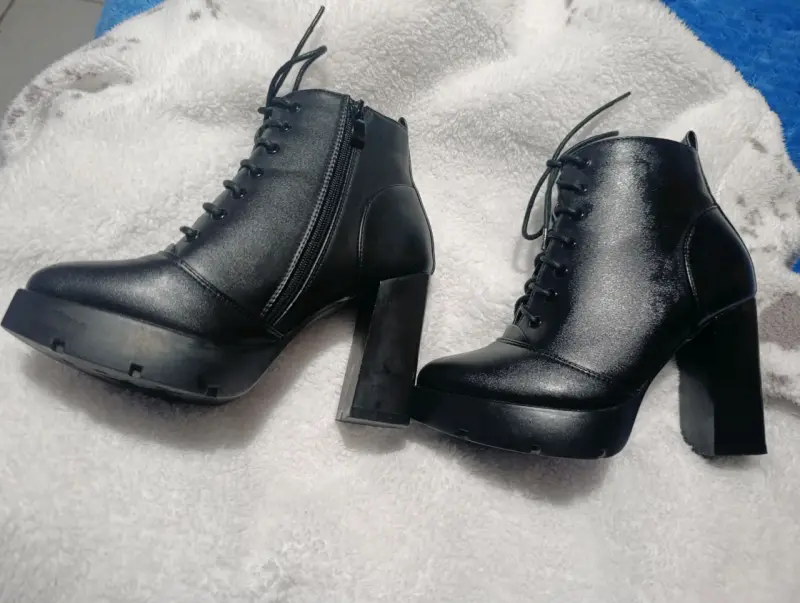 Botines negros de tacón alto con cordones - 5