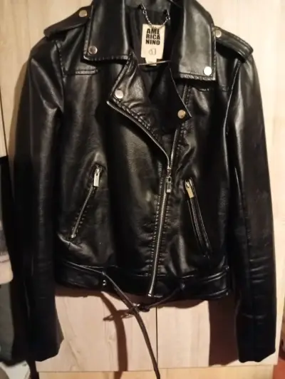Chaqueta de cuero estilo biker - miniatura 1