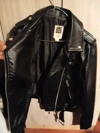 Chaqueta de cuero estilo biker - miniatura 2
