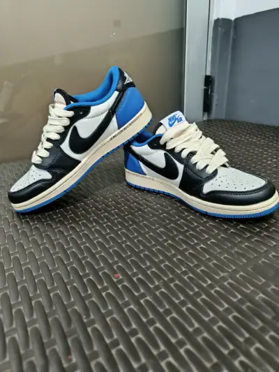 tenis Air Jordan 1 Low OG SP de Jordan x TravisSco - miniatura 3