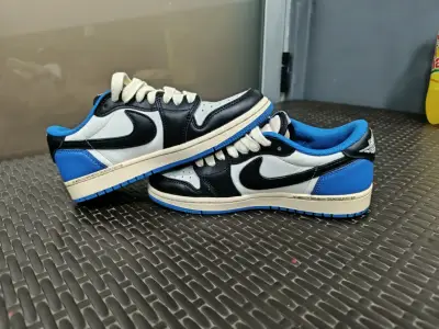 tenis Air Jordan 1 Low OG SP de Jordan x TravisSco - miniatura 4