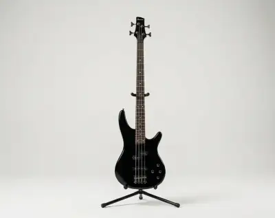 Bajo eléctrico Ibanez negro de 4 cuerdas - miniatura 1