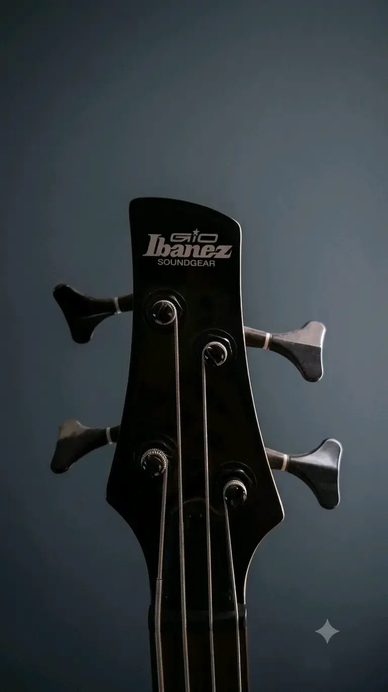 Bajo eléctrico Ibanez negro de 4 cuerdas - 2