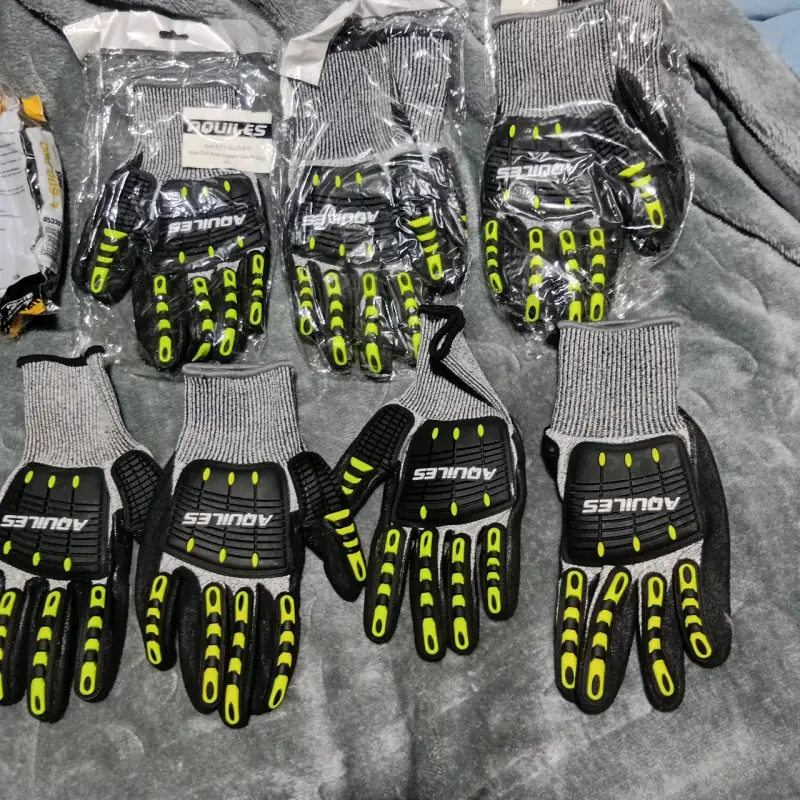 Ropa de trabajo nueva - 2