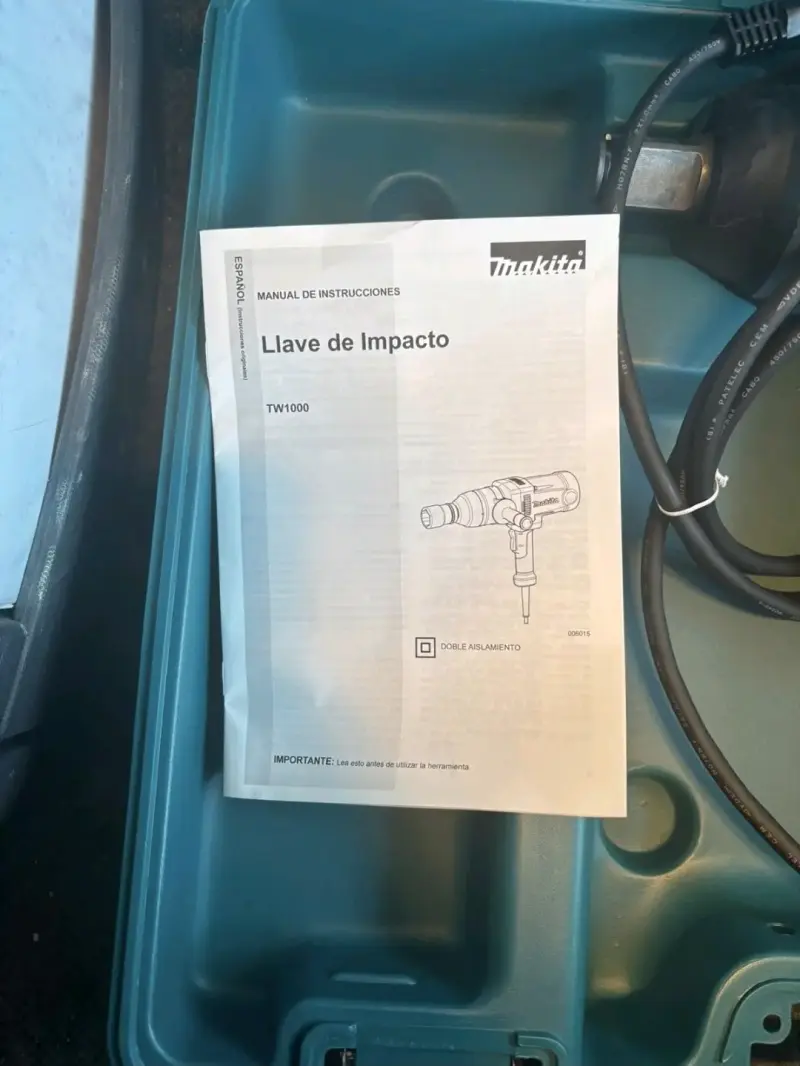 Llave de impacto Makita 1200W azul - 3