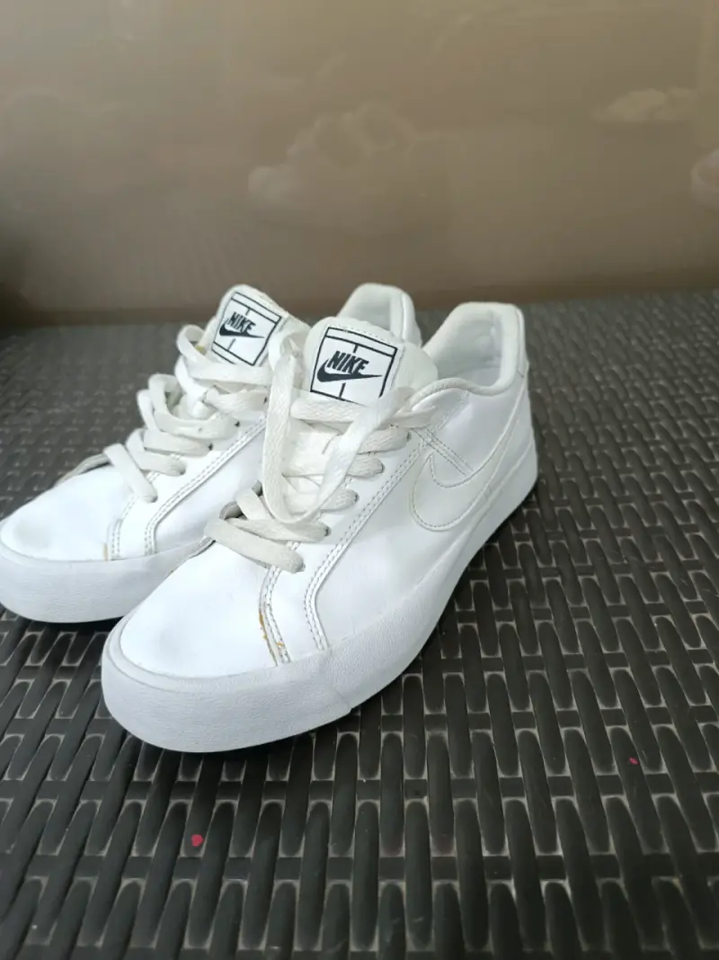 Zapatillas Nike Court Royale AC blancas talla 37.5 - 2
