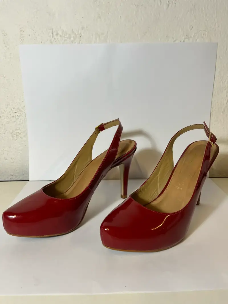 Tacones rojos de charol con correa TALLA 35 - 2