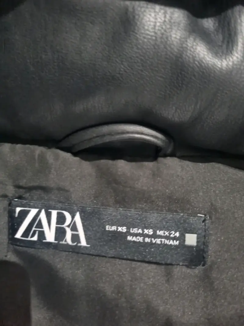 Chaqueta Larga Zara acolchado negro con capucha - 3