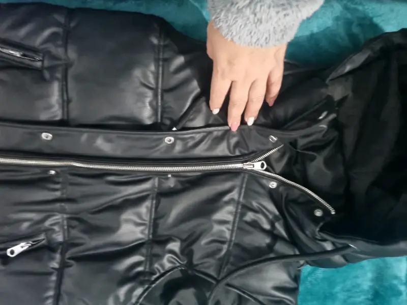 Chaqueta Larga Zara acolchado negro con capucha - 5