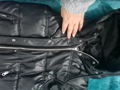 Chaqueta Larga Zara acolchado negro con capucha - miniatura 5